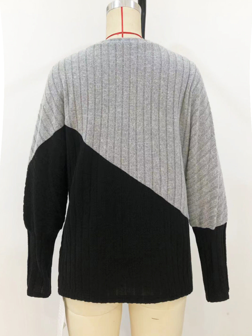 Long Sleeve V-collar Contrast Color Slimming Top