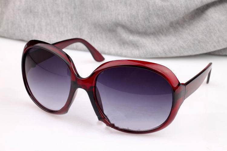 Women's oversized sunglasses
