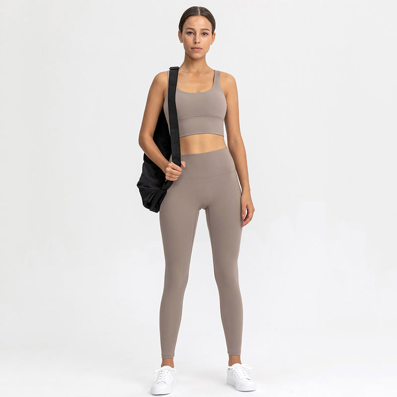 Yoga chic women’s gym outfit - Girl Season Boutique