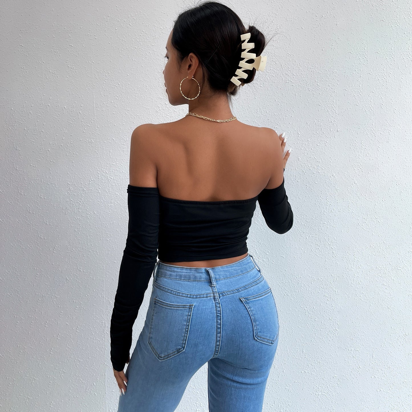 Vintage Hair-neck, Long-sleeved Top With A Strapless Neck And A Backless Shoulder