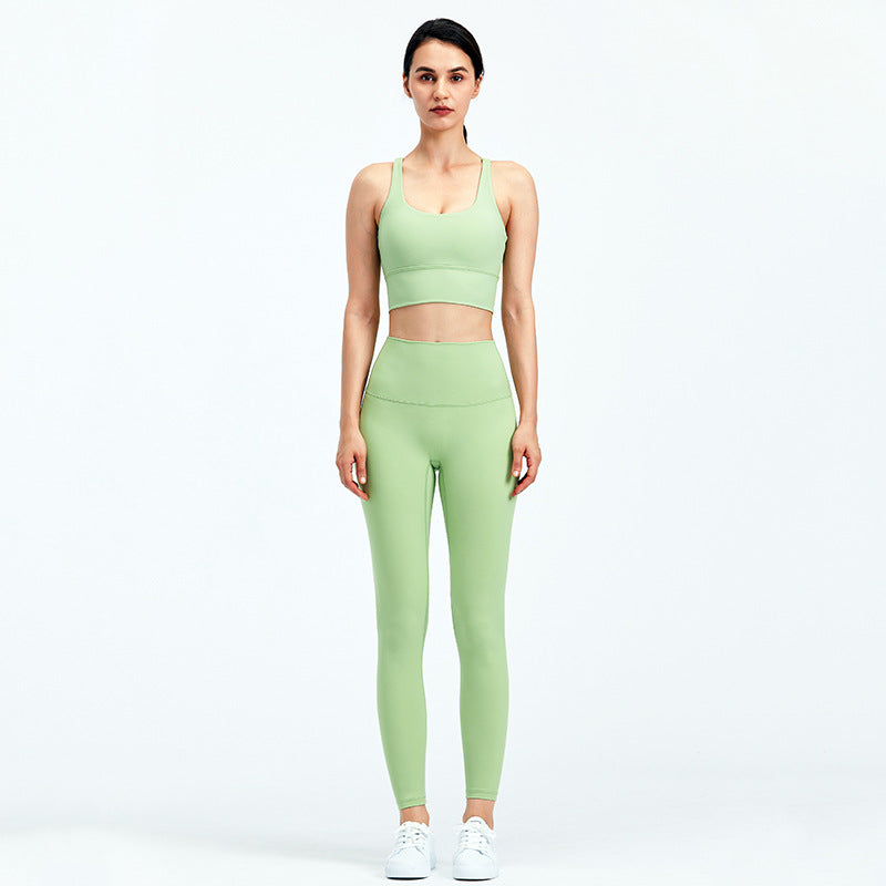 Yoga chic women’s gym outfit - Girl Season Boutique