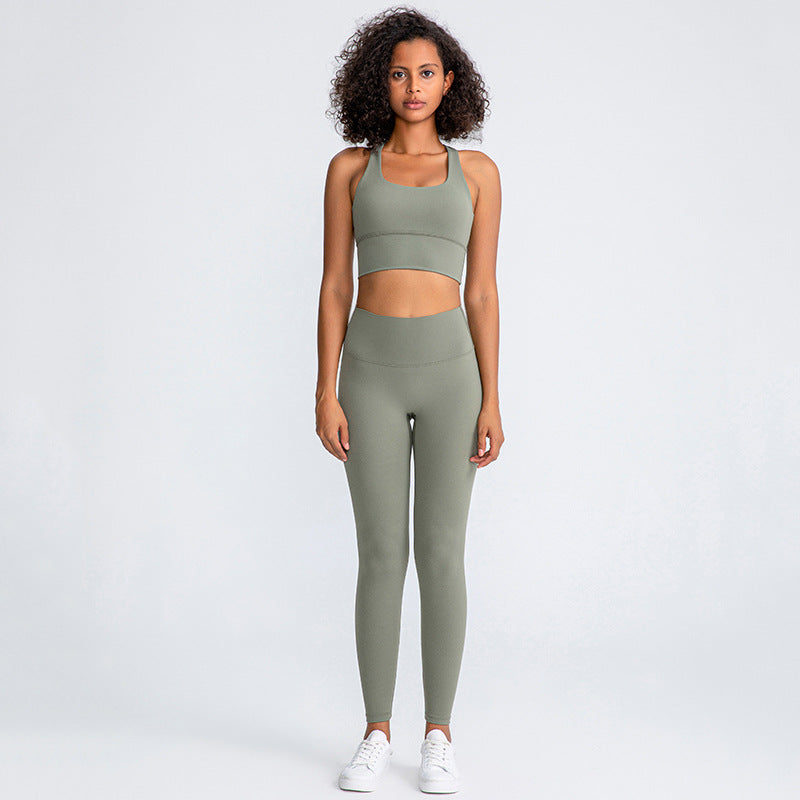 Yoga chic women’s gym outfit - Girl Season Boutique