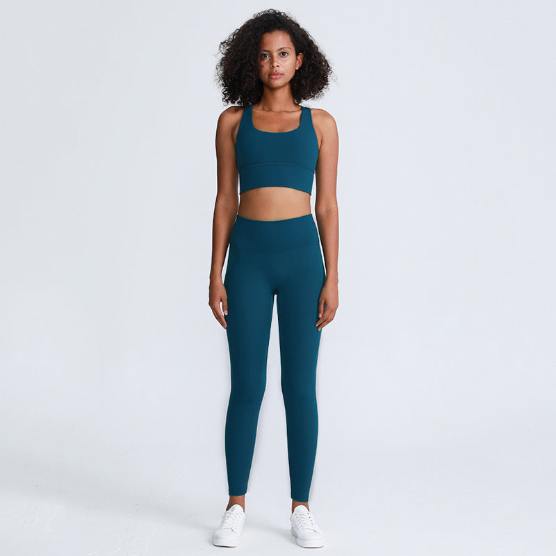 Yoga chic women’s gym outfit - Girl Season Boutique