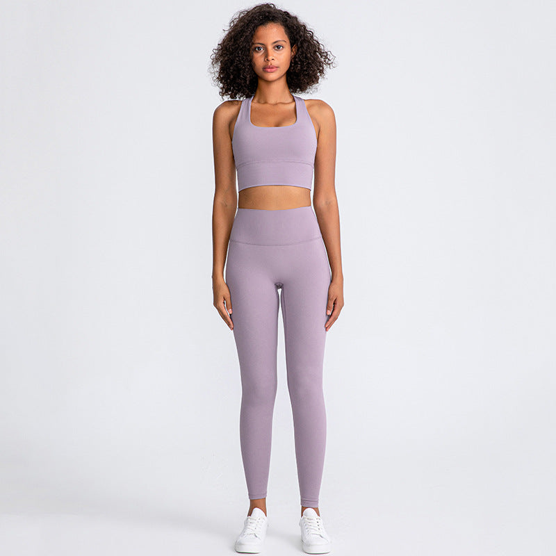 Yoga chic women’s gym outfit - Girl Season Boutique