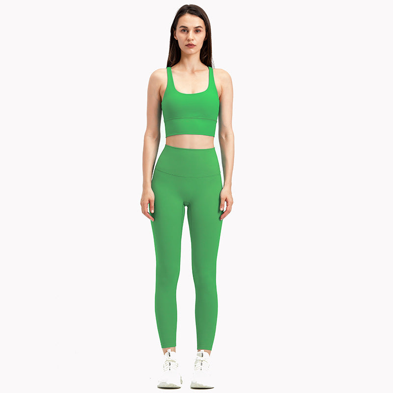 Yoga chic women’s gym outfit - Girl Season Boutique