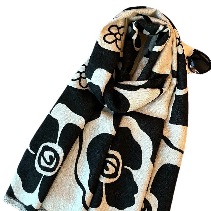 High-grade Versatile Black And White Scarf